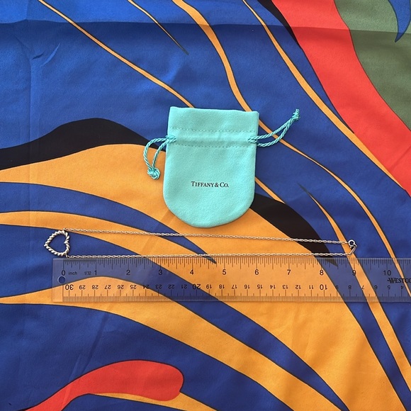 Authentic Preloved TIFFANY&CO. Twisted Heart Necklace Pendant Silver 925 - Picture 2 of 6